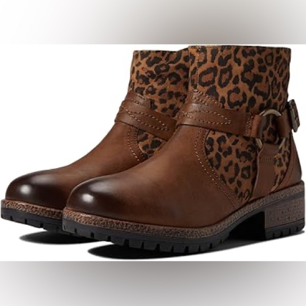 NEW Very Volatile Leather & Leopard Print Harness Bootie Size 8